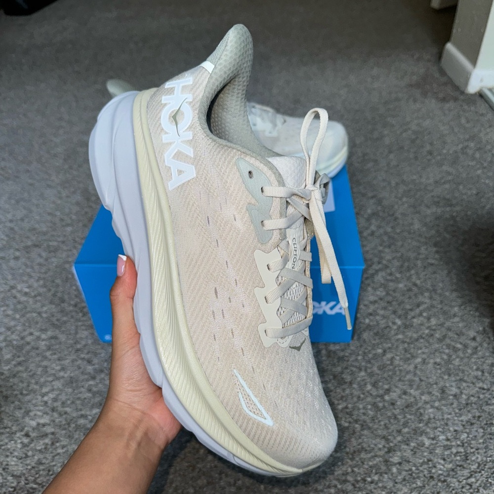 Hoka Clifton 9